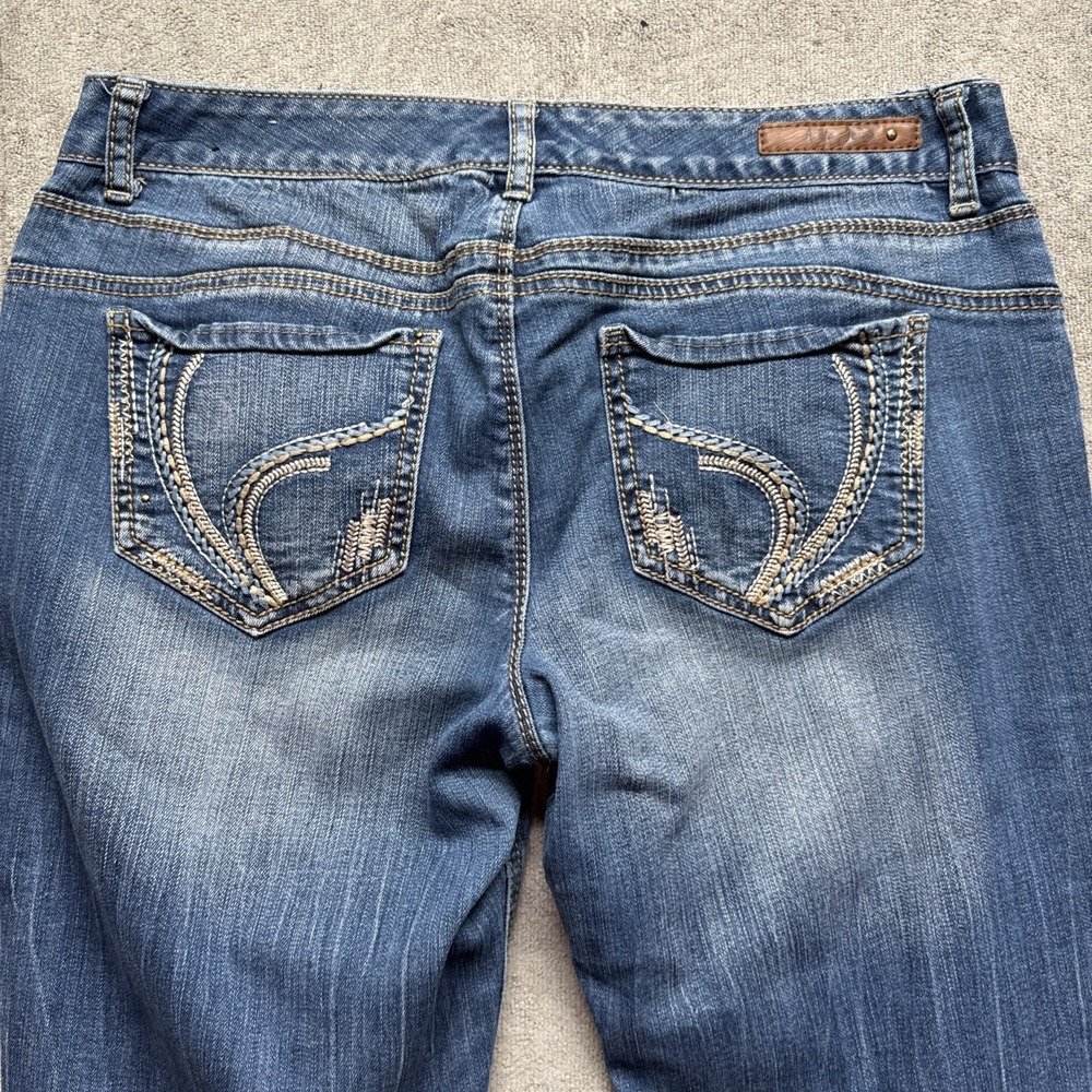 Ariya Distressed Jeans 32x29 Embroidered Faded Denim Mid‎ Rise Western